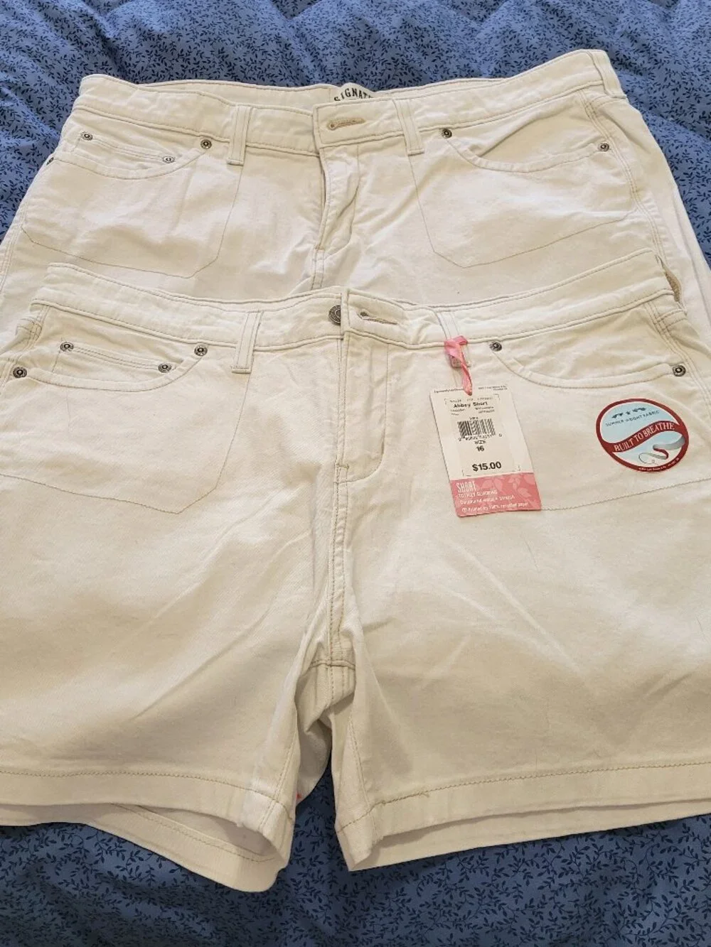 Size 16 Bundle of 2: Levi Strauss Abbey Shorts Off-White (1 NWT!)